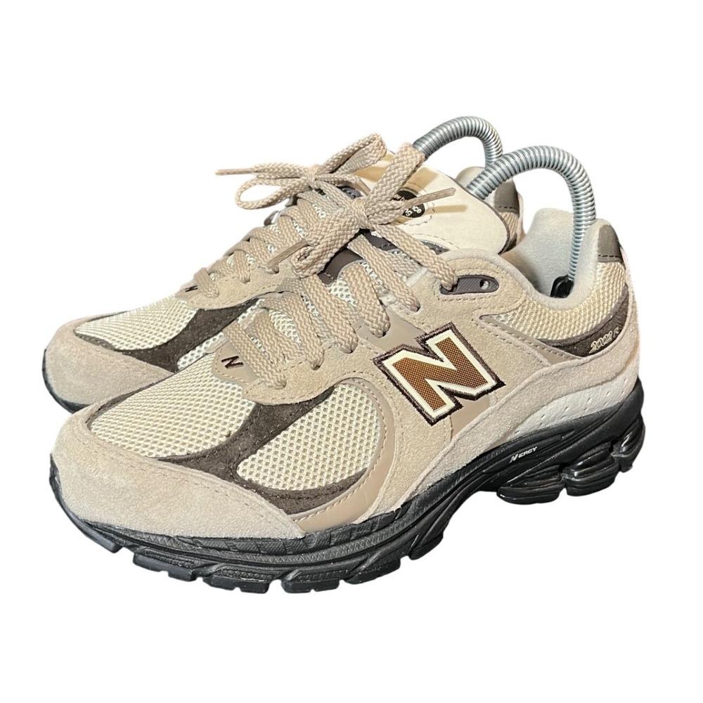 New Balance 2002R Mens 5 Womens 6.5 Beige Brown M2002RZR Running Shoes